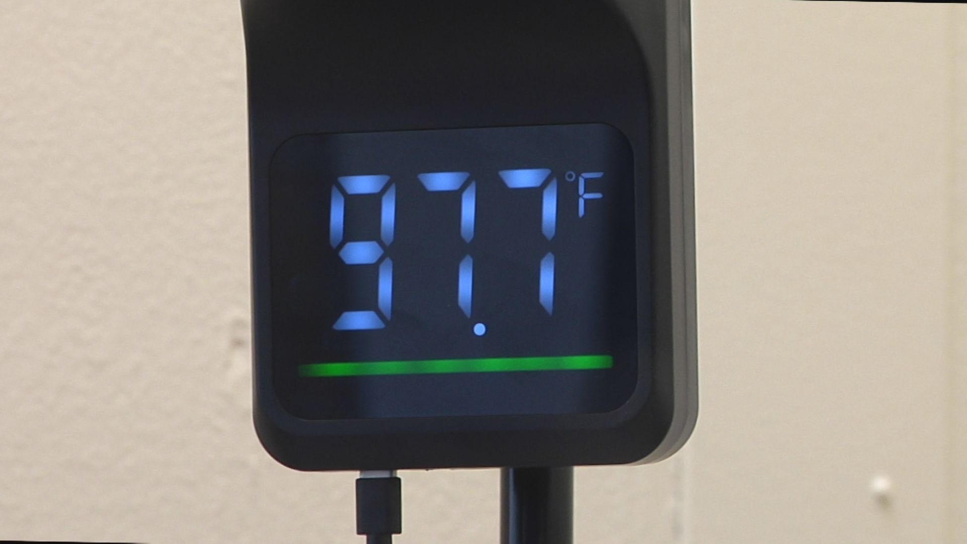 Touch free thermometer